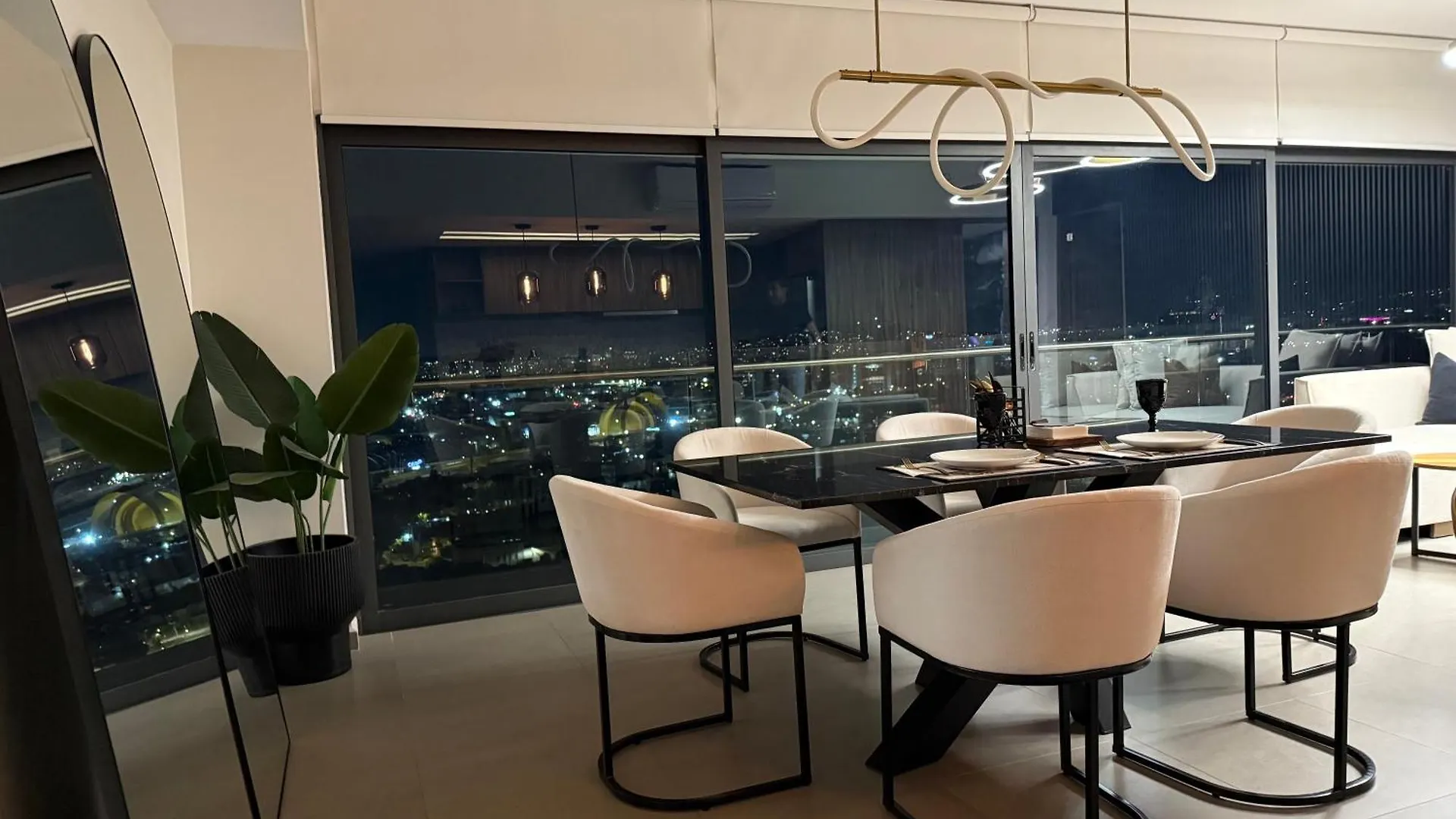 Luxury Apt Vista Increible Zona Expo Gdl Guadalajara Apartment